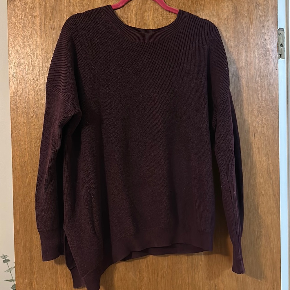 Athleta Sweater w Asymmetrical Hem, plum. Size L.
